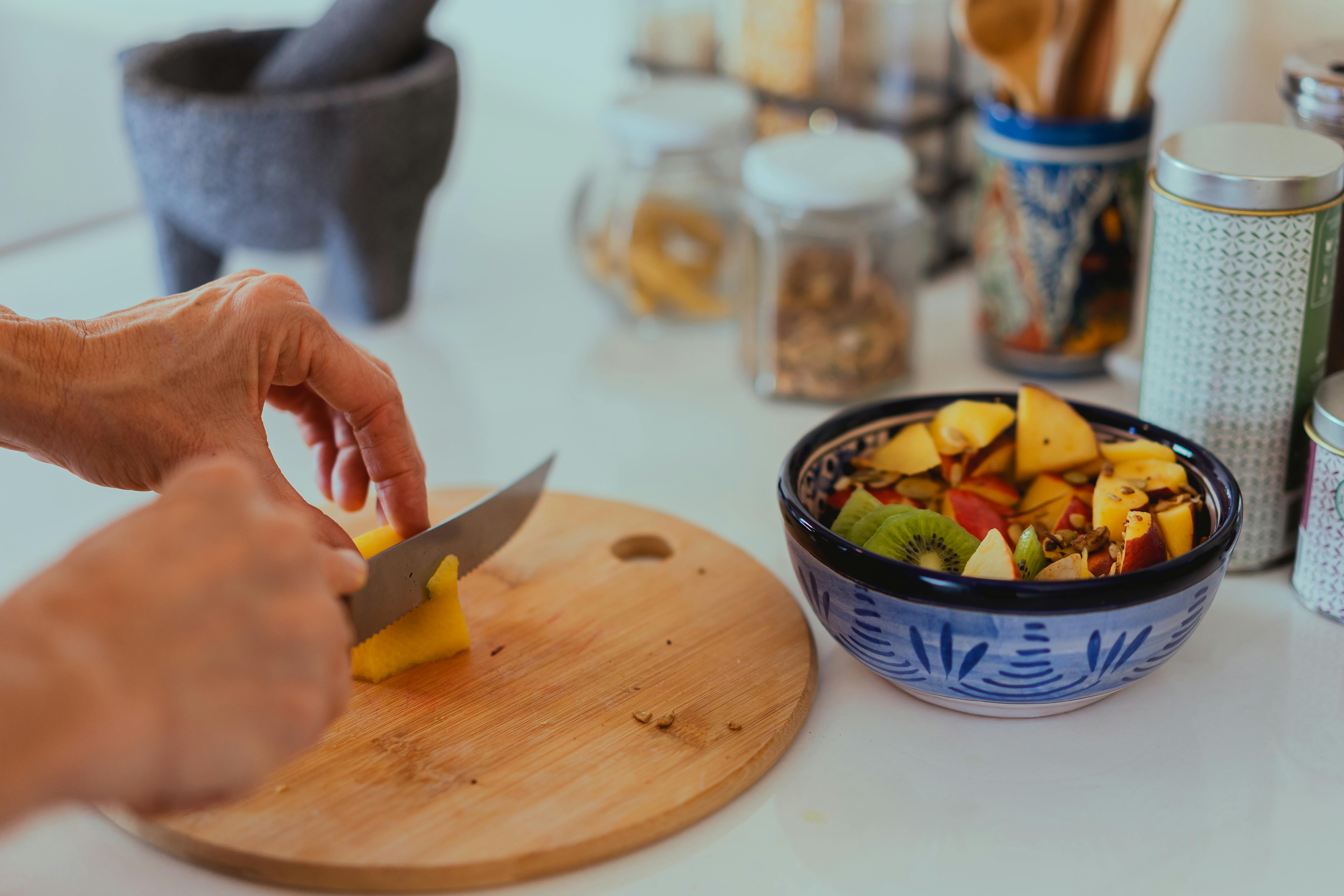Smart Guide to Keto vs Paleo: Practical Choices for 2025